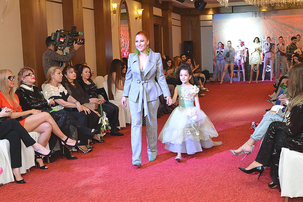 Baku Fashion Night - от 50 оттенков серого до красочных коллекций (ФОТО)