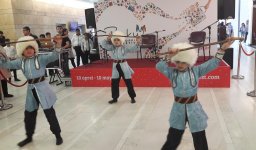 Концертные программы в рамках Бакинского шопинг-фестиваля (ФОТО)