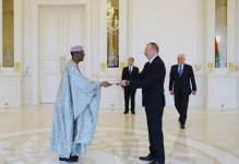 Президент Ильхам Алиев принял верительные грамоты новоназначенного посла Мали (ФОТО) (версия 2)