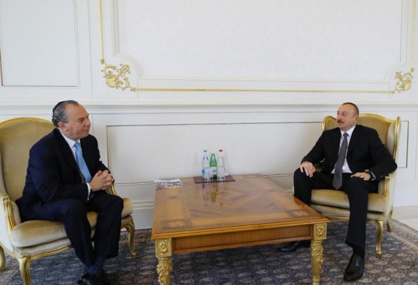 Ilham Aliyev receives head of Foundation for Ethnic Understanding (PHOTO)