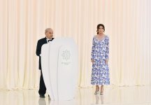Президент Ильхам Алиев и его супруга приняли участие в торжественной церемонии, посвященной 94-й годовщине со дня рождения общенационального лидера и 13-летию деятельности Фонда Гейдара Алиева (ФОТО)