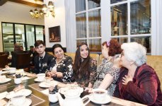 Вице-президент Фонда Гейдара Алиева Лейла Алиева встретилась с жителями пансионата для инвалидов войны и труда (ФОТО)