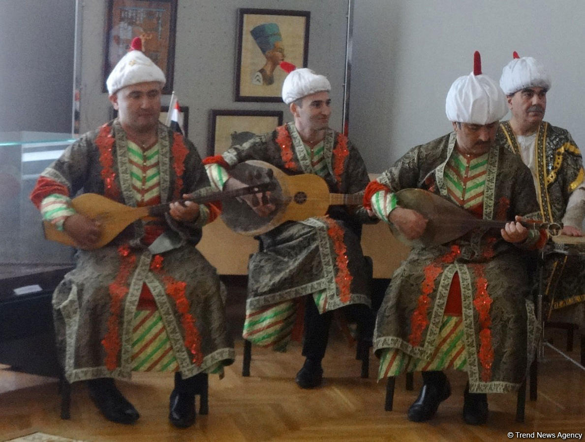 Музыкальные инструменты исламского мира представлены в Баку (ФОТО)