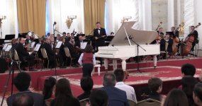 Юный азербайджанец покорил Кремль (ВИДЕО, ФОТО)