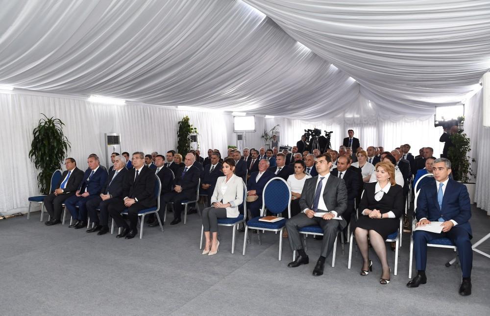 Первый вице-президент Азербайджана Мехрибан Алиева приняла участие в церемонии закладки в Баку фундамента жилого комплекса для семей вынужденных переселенцев (ФОТО) (версия 4)