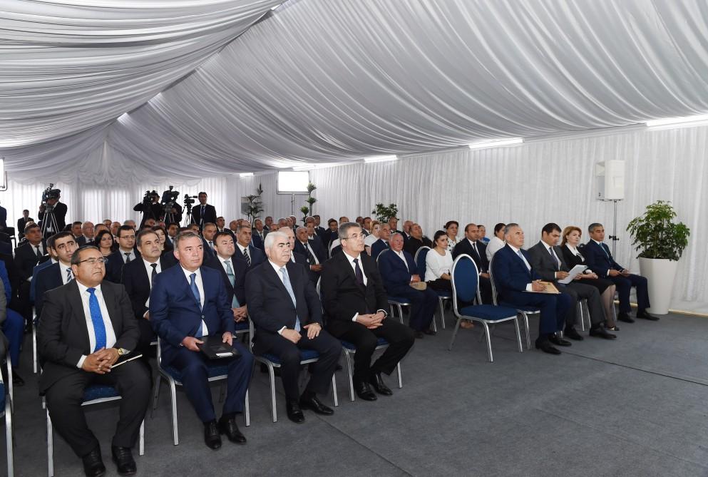 Первый вице-президент Азербайджана Мехрибан Алиева приняла участие в церемонии закладки в Баку фундамента жилого комплекса для семей вынужденных переселенцев (ФОТО) (версия 4)