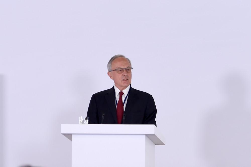Президент Ильхам Алиев и Первая леди Мехрибан Алиева приняли участие в открытии ХХIV Международной выставки и конференции "Нефть и газ Каспия-2017" (ФОТО)