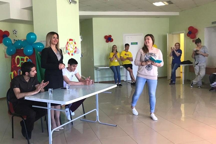 Российские дети приготовили азербайджанский  "Гранатовый браслет" (ФОТО)