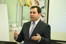 Завотделом Администрации Президента Азербайджана посетил Фонд молодежи (ФОТО)