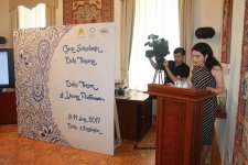 В Баку проходит Международный форум поэтесс, посвященный Хуршидбану Натаван (ФОТО)