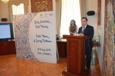 В Баку проходит Международный форум поэтесс, посвященный Хуршидбану Натаван (ФОТО)