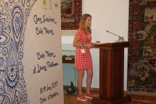 В Баку проходит Международный форум поэтесс, посвященный Хуршидбану Натаван (ФОТО)