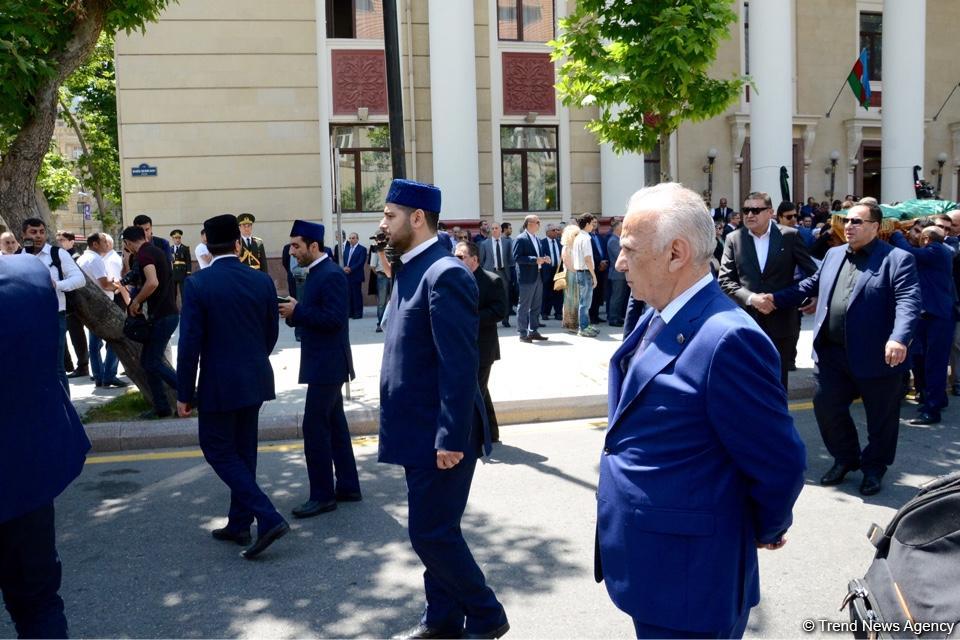 Министр энергетики Азербайджана Натиг Алиев похоронен в Аллее почетного захоронения (ФОТО)