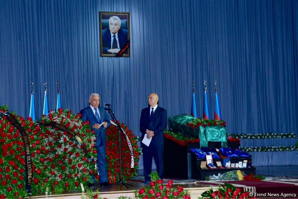 Министр энергетики Азербайджана Натиг Алиев похоронен в Аллее почетного захоронения (ФОТО)
