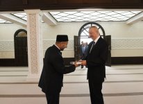 Президент Ильхам Алиев ознакомился с условиями, созданными в мечети в Джоджуг Мерджанлы (ФОТО)