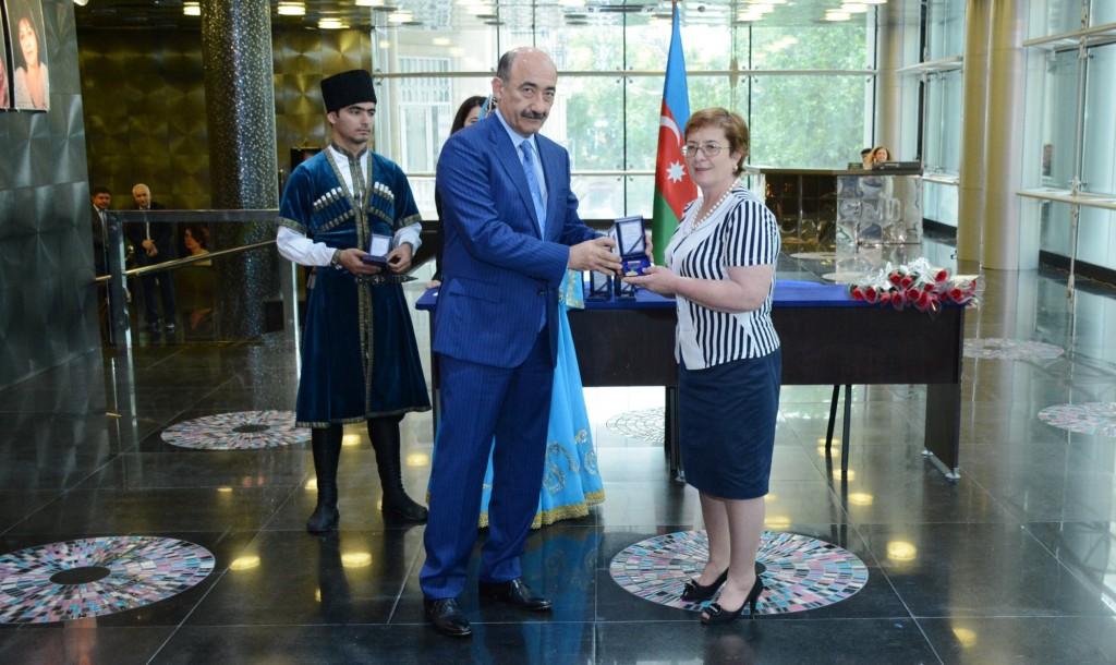 Деятелям культуры и искусства Азербайджана вручены госнаграды (ФОТО)