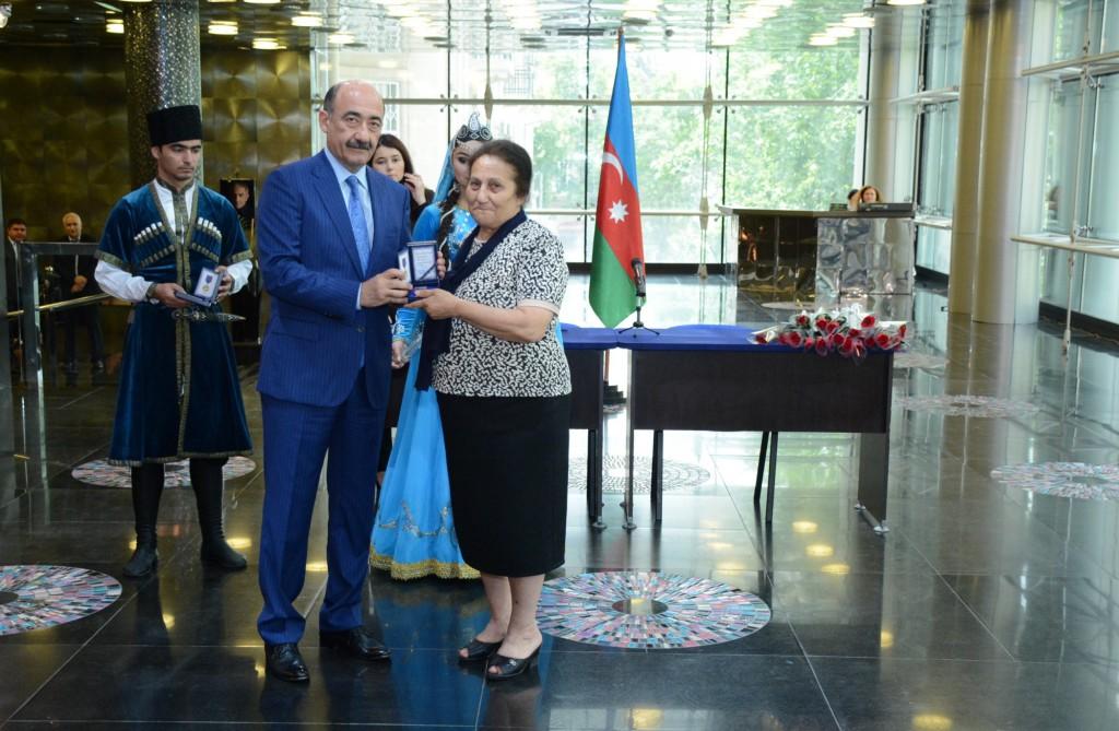 Деятелям культуры и искусства Азербайджана вручены госнаграды (ФОТО)