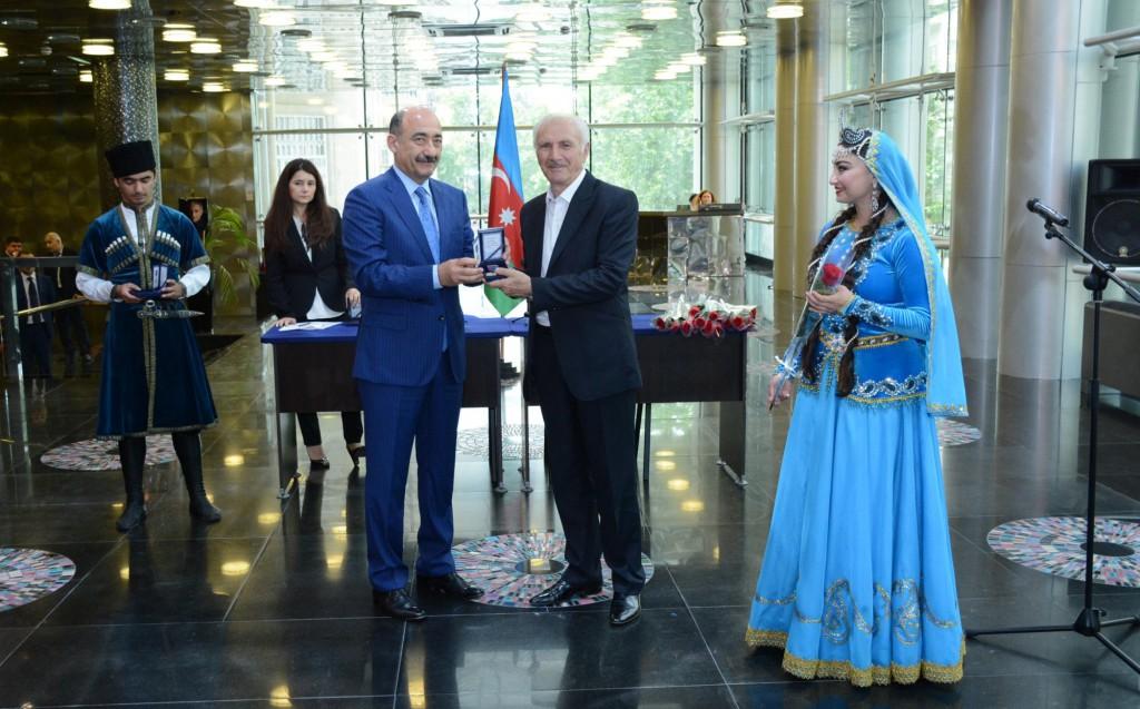 Деятелям культуры и искусства Азербайджана вручены госнаграды (ФОТО)