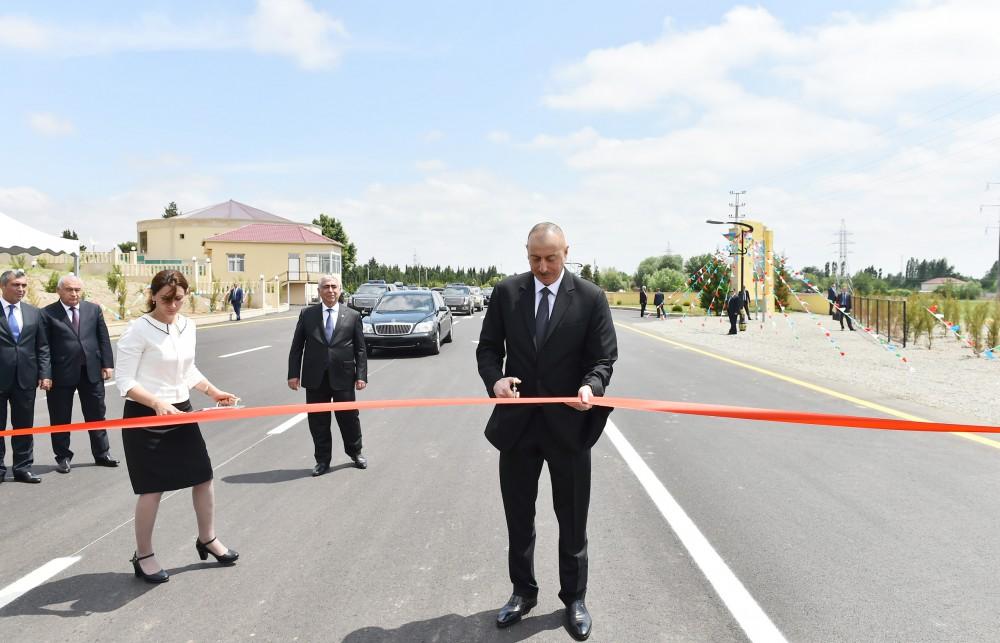 Президент Ильхам Алиев принял участие в открытии сельской дороги в Джоджуг Мерджанлы (ФОТО)