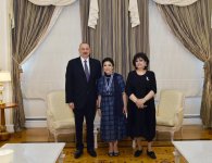 President Aliyev presents ‘Istiglal’ Order to People’s Artist Fidan Gasimova (PHOTO)