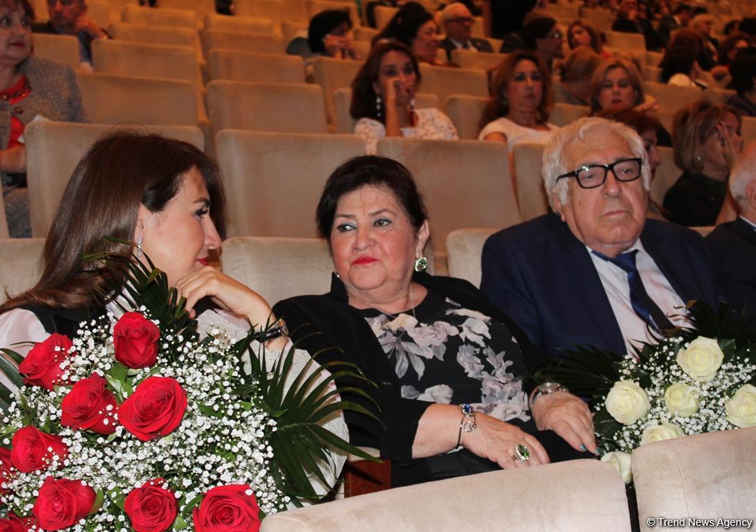 Фидан и Хураман Гасымовы: две сестры, две жемчужины, две легенды (ФОТО)