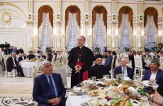Ilham Aliyev attends Iftar ceremony on occasion of Ramadan