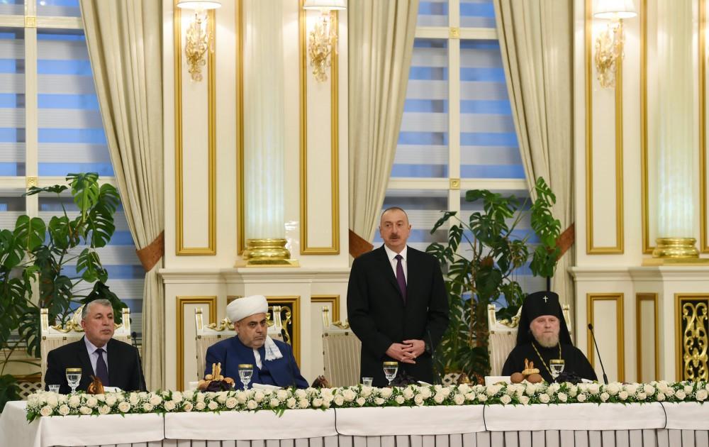 Ilham Aliyev attends Iftar ceremony on occasion of Ramadan