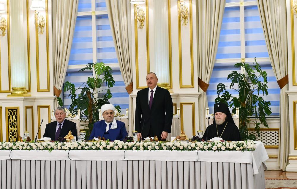 Ilham Aliyev attends Iftar ceremony on occasion of Ramadan