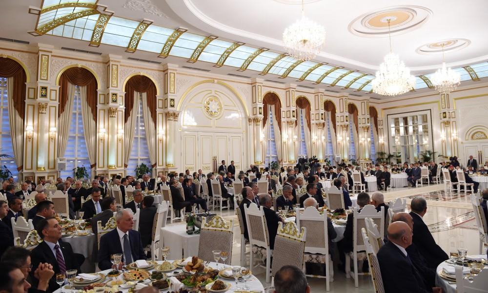Ilham Aliyev attends Iftar ceremony on occasion of Ramadan