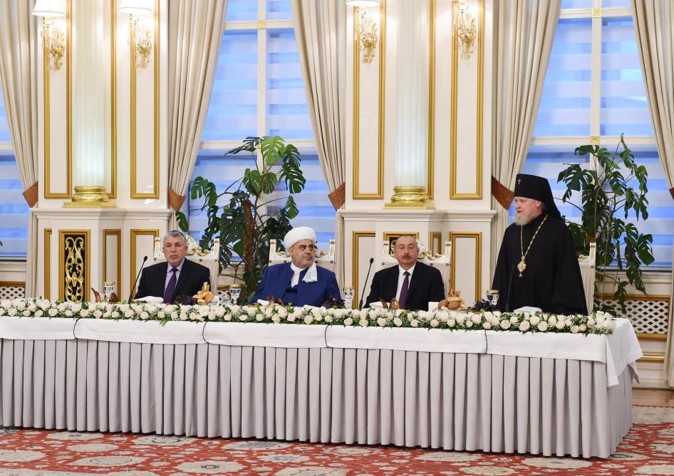 Ilham Aliyev attends Iftar ceremony on occasion of Ramadan