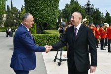 В Баку состоялась церемония официальной встречи президента Молдовы (ФОТО)