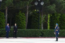 В Баку состоялась церемония официальной встречи президента Молдовы (ФОТО)