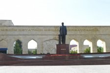 Ilham Aliyev arrives in Shirvan city (PHOTO)