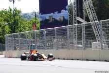 В Баку стартовала третья сессия свободной практики пилотов Формулы-1 (ФОТО)