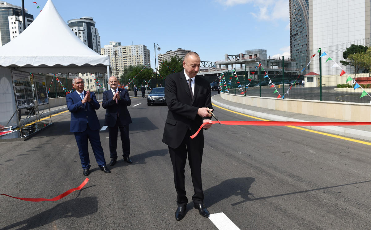 Ilham Aliyev opens three-lane road in Baku (PHOTO)