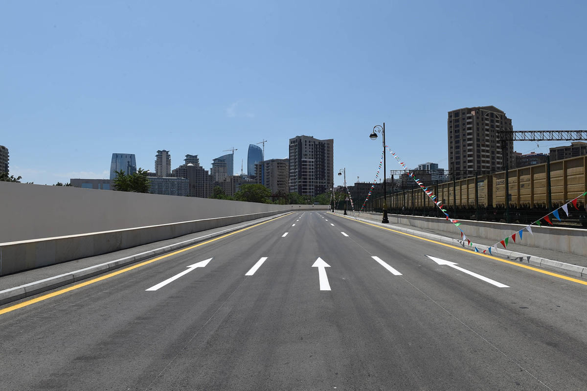 Ilham Aliyev opens three-lane road in Baku (PHOTO)