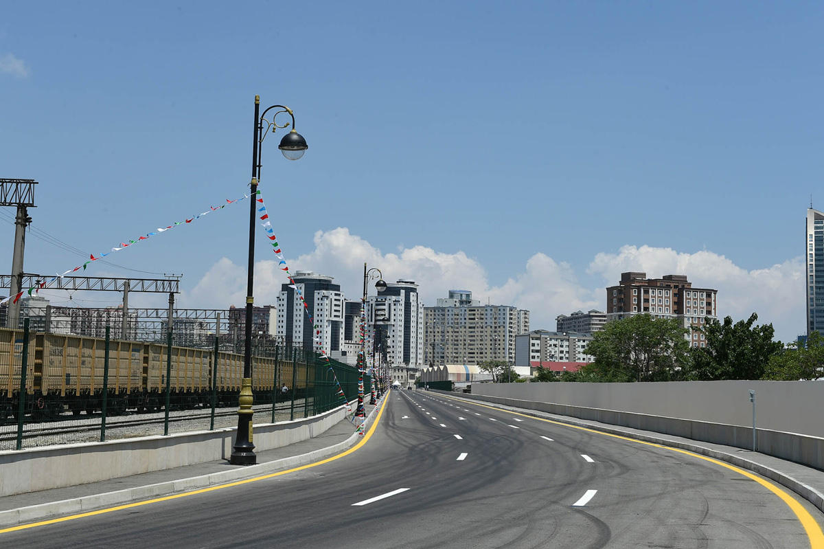 Ilham Aliyev opens three-lane road in Baku (PHOTO)