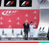 Президент Ильхам Алиев и его супруга наблюдали за соревнованиями в рамках Гран-при Азербайджана Формулы 1 (ФОТО)