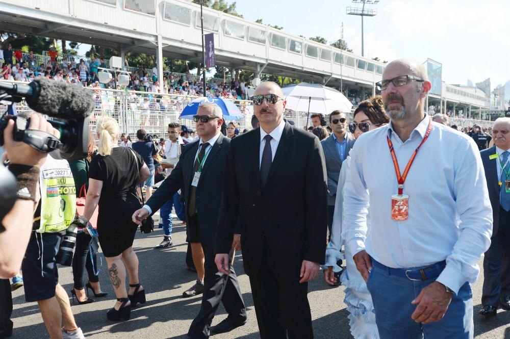 Президент Ильхам Алиев и его супруга наблюдали за соревнованиями в рамках Гран-при Азербайджана Формулы 1 (ФОТО)