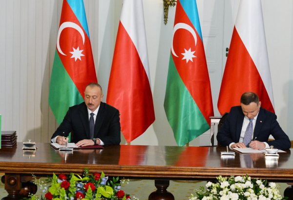 Azerbaijan, Poland sign documents (PHOTO)