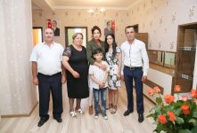 Первый вице-президент Азербайджана Мехрибан Алиева приняла участие в церемонии выдачи новых квартир семьям вынужденных переселенцев (ФОТО) (версия 3)