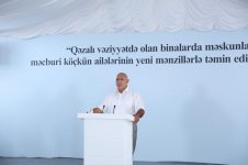 Первый вице-президент Азербайджана Мехрибан Алиева приняла участие в церемонии выдачи новых квартир семьям вынужденных переселенцев (ФОТО) (версия 3)