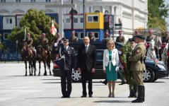 Президент Ильхам Алиев посетил памятник Неизвестному солдату в Варшаве (ФОТО)