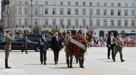 Президент Ильхам Алиев посетил памятник Неизвестному солдату в Варшаве (ФОТО)