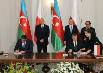 Azerbaijan, Poland sign documents (PHOTO)