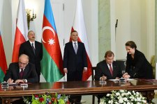 Azerbaijan, Poland sign documents (PHOTO)