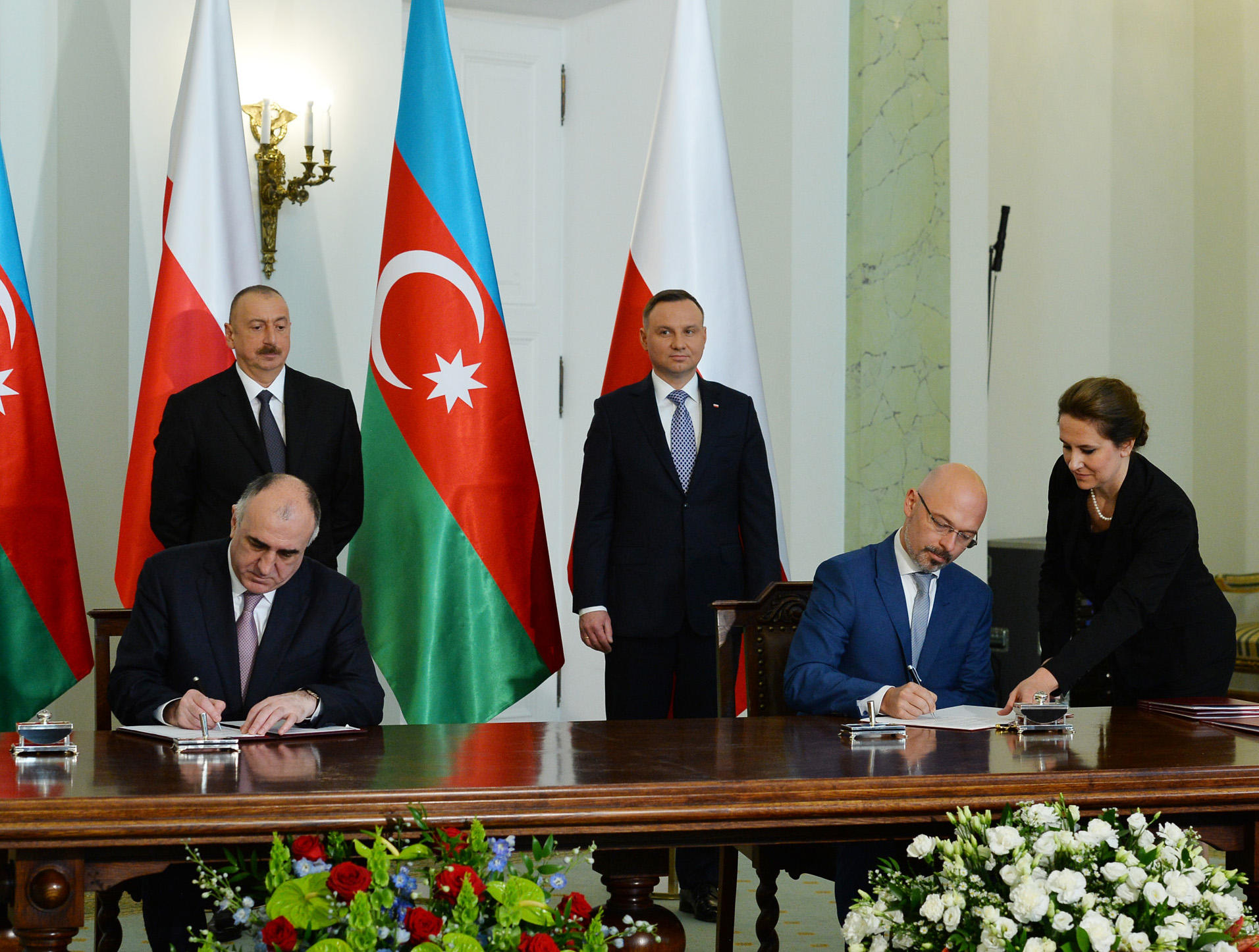 Azerbaijan, Poland sign documents (PHOTO)