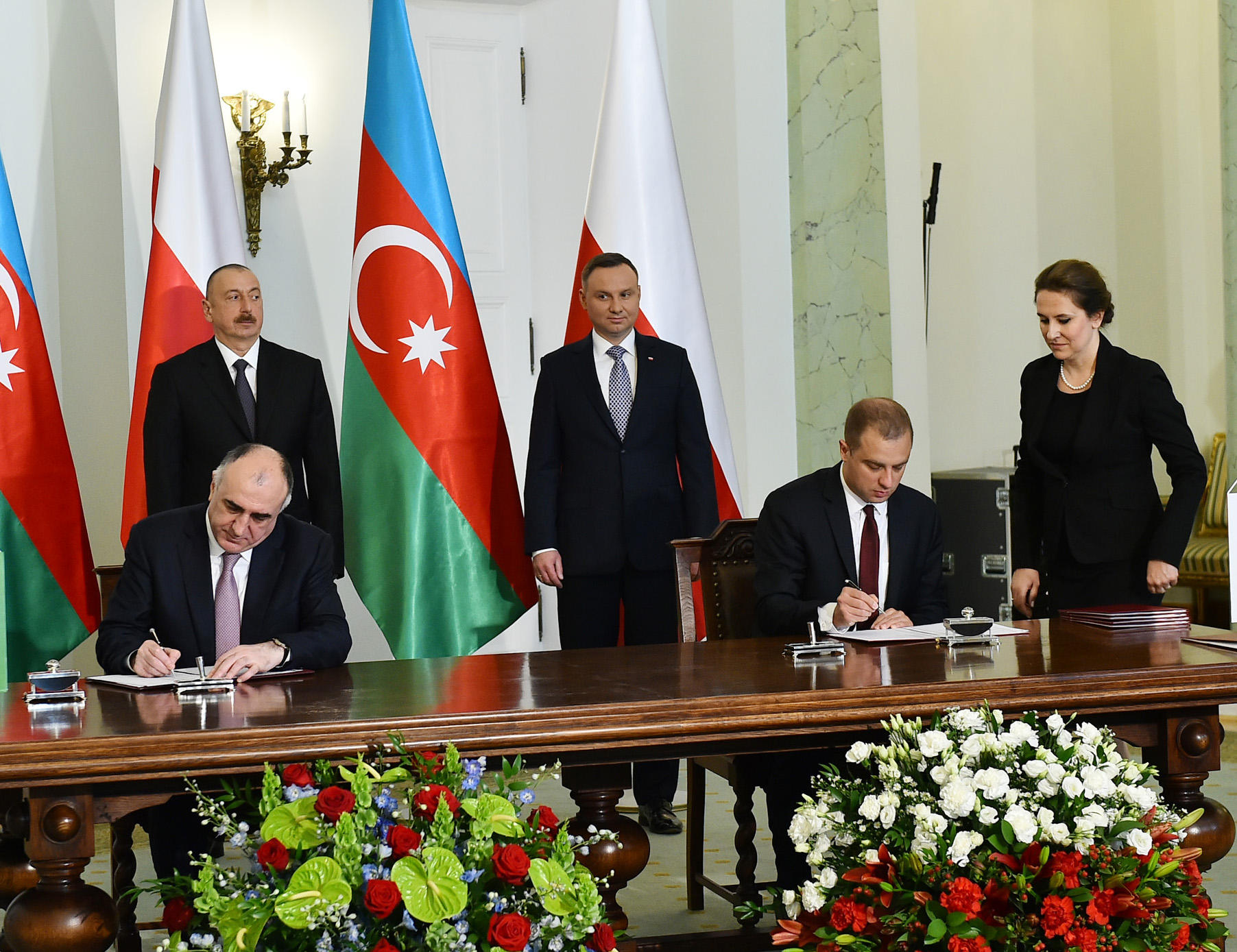 Azerbaijan, Poland sign documents (PHOTO)