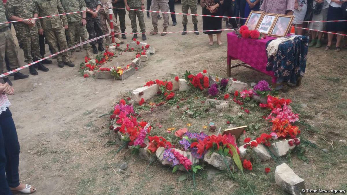 Foreign media reps view Armenia-shelled Azerbaijani village (PHOTO)