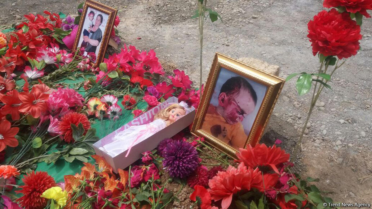 Foreign media reps view Armenia-shelled Azerbaijani village (PHOTO)